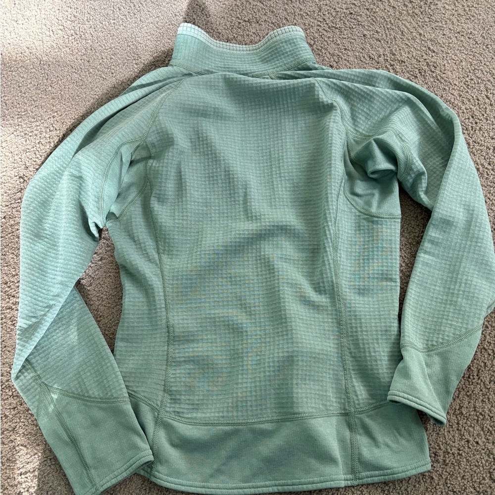 Patagonia Mint Green Quarter-Zip Sweatshirt - Picture 2 of 2